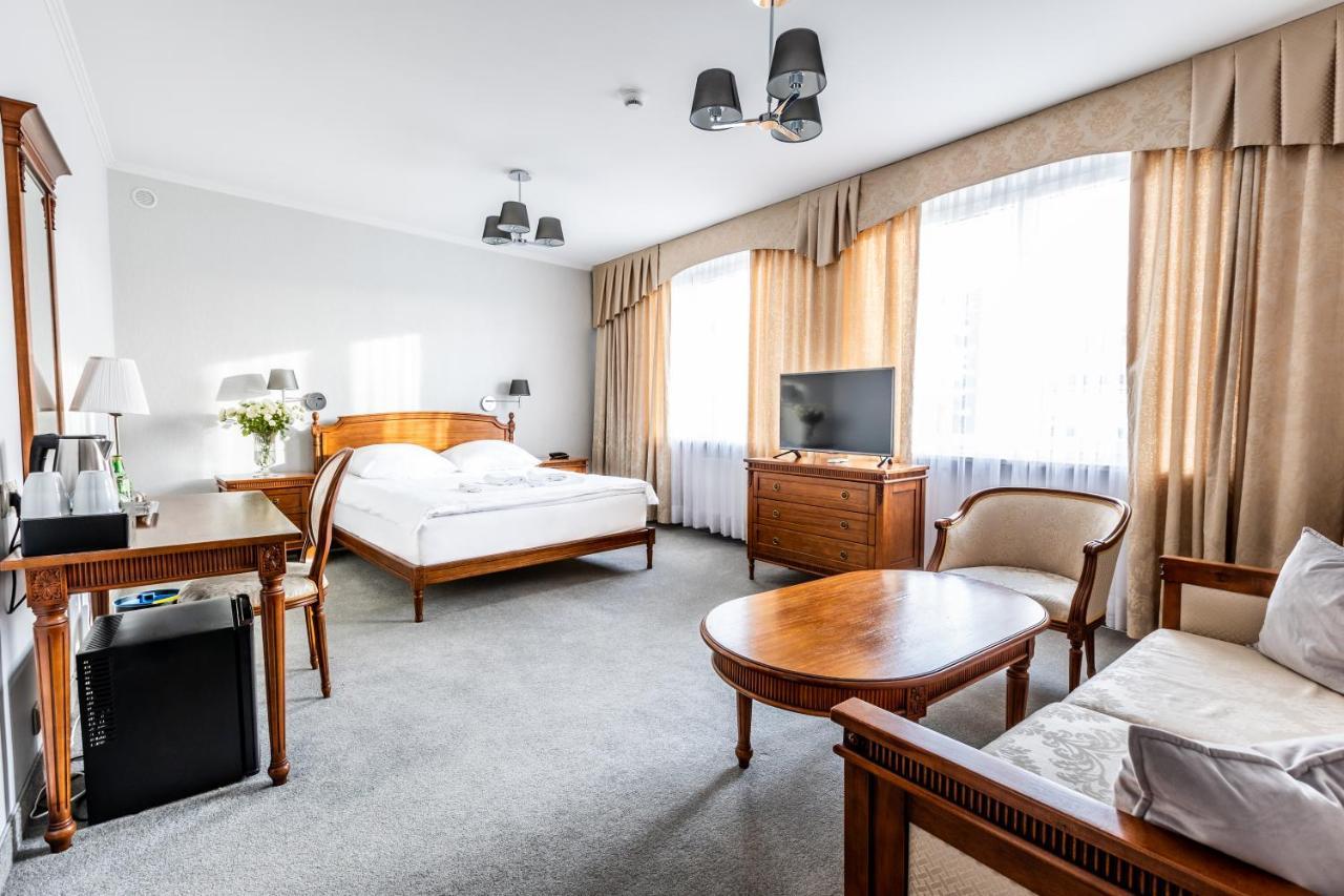 Hotel Pod Zlota Roza Kielce Exteriér fotografie