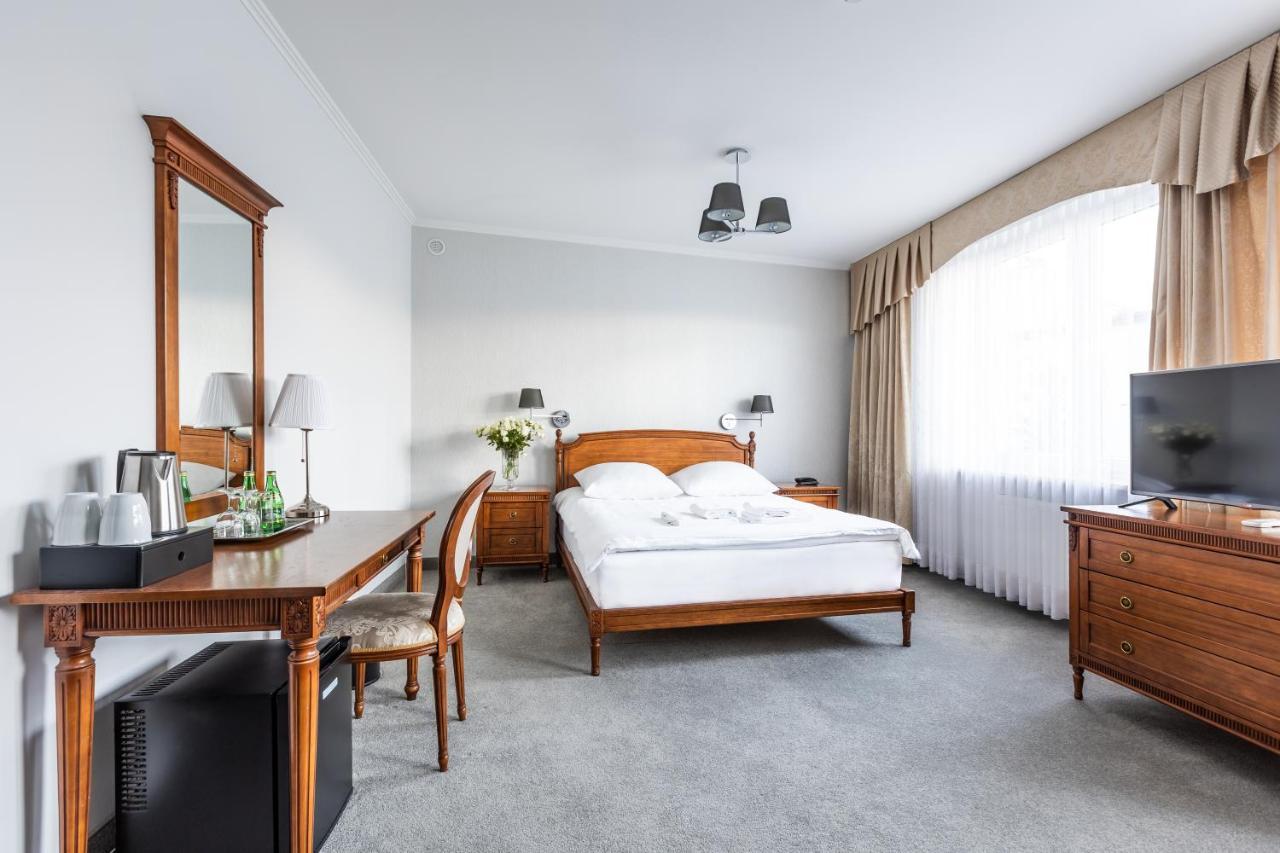 Hotel Pod Zlota Roza Kielce Exteriér fotografie