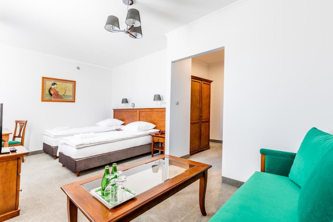 Hotel Pod Zlota Roza Kielce Exteriér fotografie