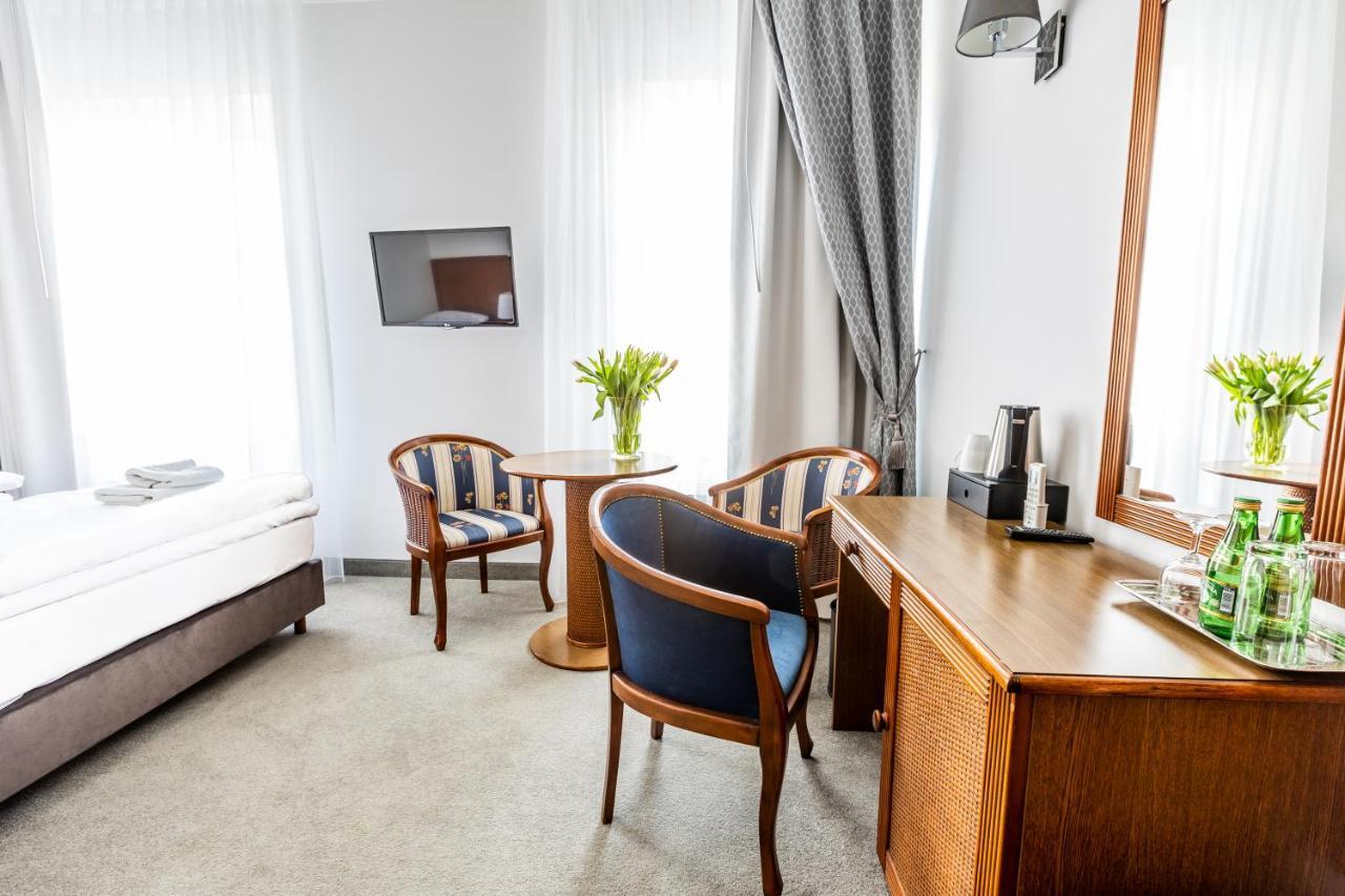 Hotel Pod Zlota Roza Kielce Exteriér fotografie