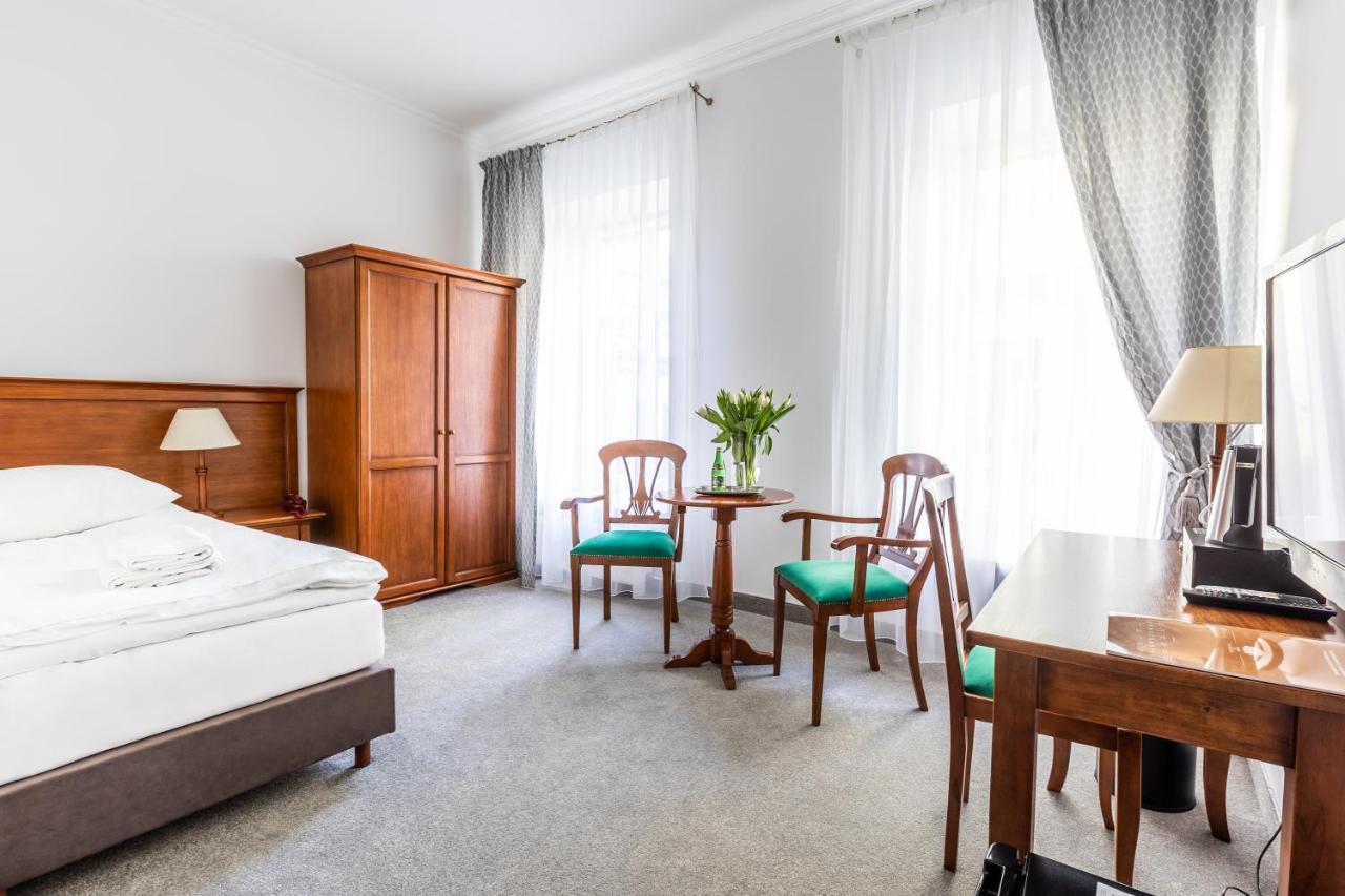 Hotel Pod Zlota Roza Kielce Exteriér fotografie