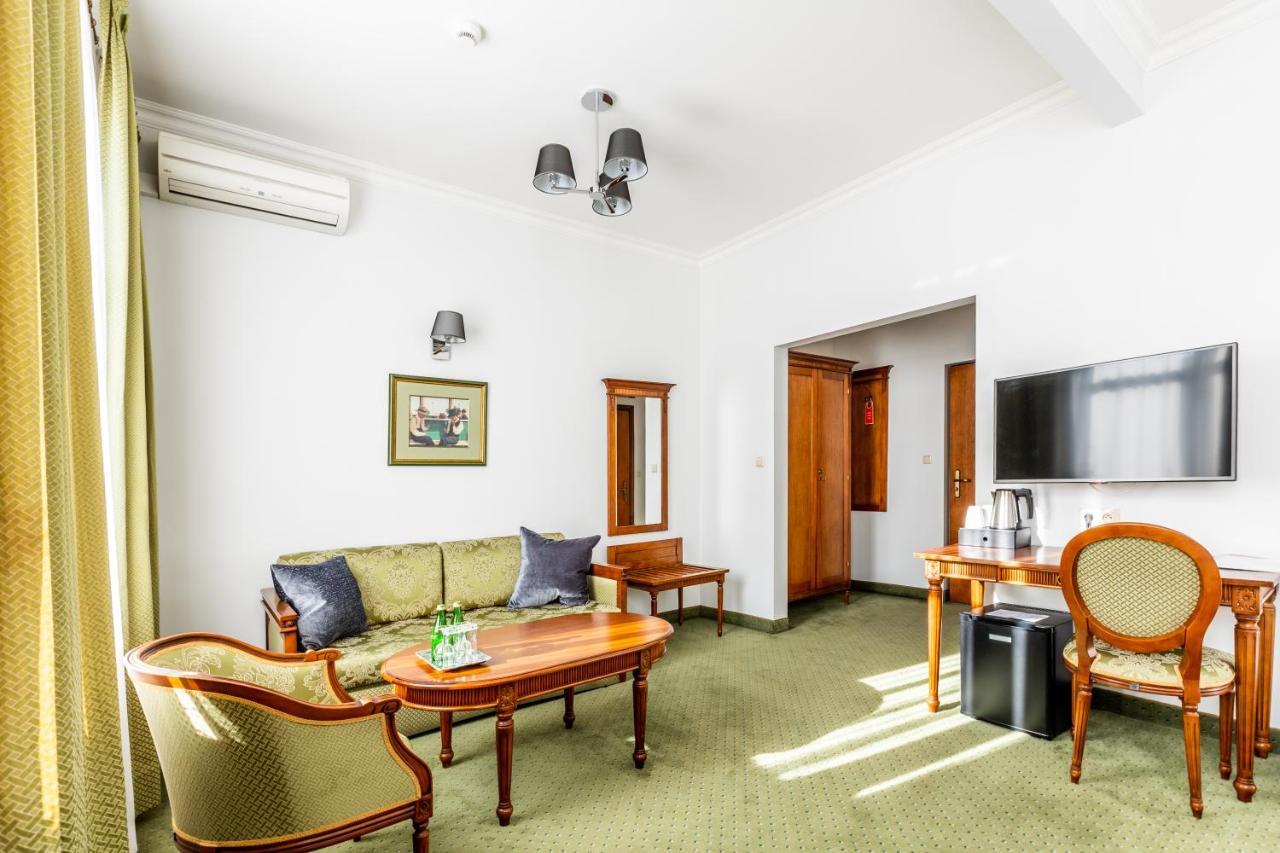 Hotel Pod Zlota Roza Kielce Exteriér fotografie