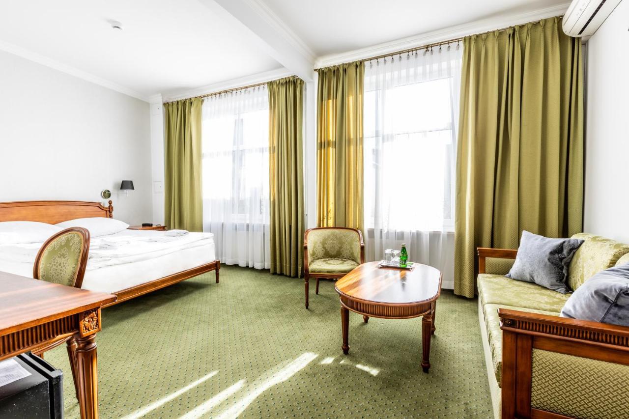 Hotel Pod Zlota Roza Kielce Exteriér fotografie