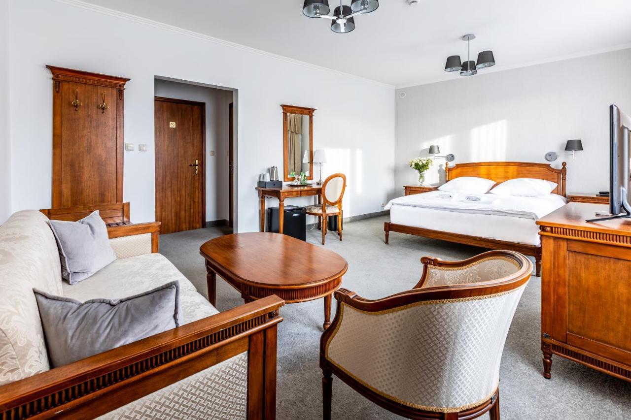 Hotel Pod Zlota Roza Kielce Exteriér fotografie