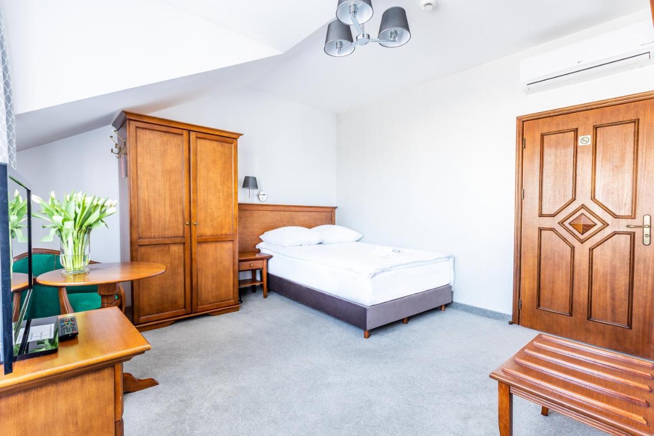 Hotel Pod Zlota Roza Kielce Pokoj fotografie